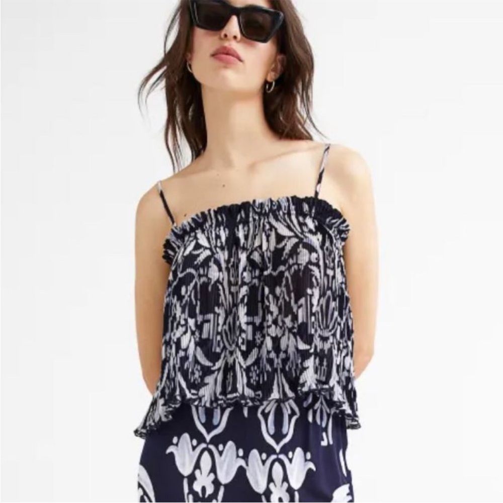 H&M Pleated Sleeveless Top